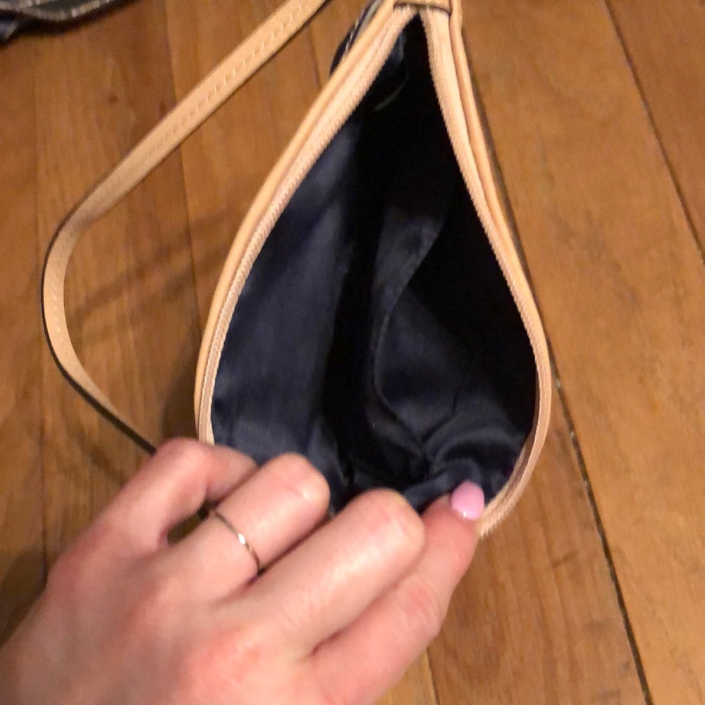 Coach wristlet - Picture 3 of 3